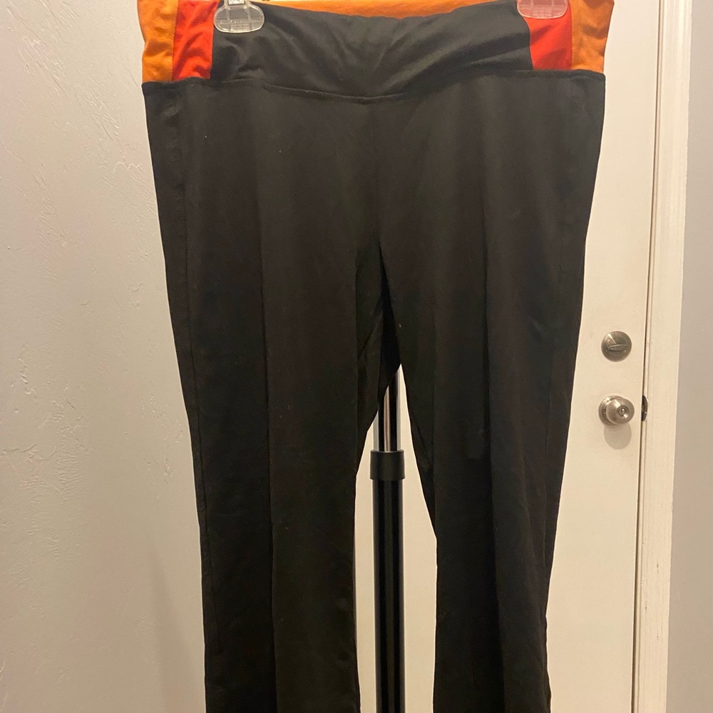 Puma workout pant in large